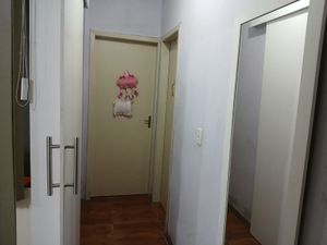 Image 9 - 886959