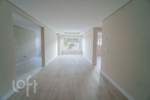 Image 11 - 886960