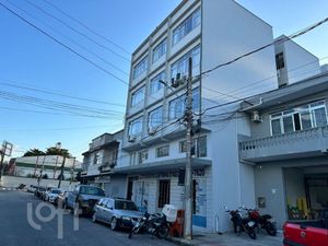 Image 17 - 886961