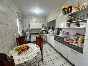 Image 3 - 886961