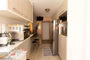 Image 3 - 886964