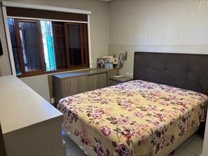 Image 9 - 886966