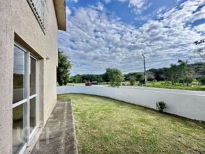Image 1 - 886968