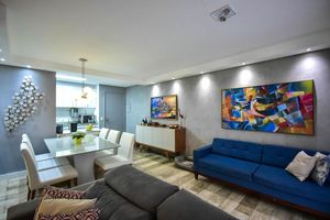 Image 10 - 886971