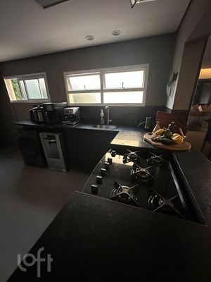 Image 7 - 886974