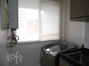 Image 32 - 886986