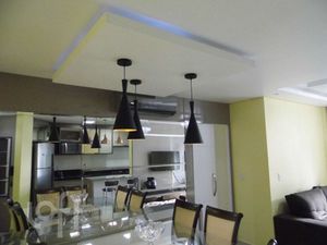 Image 1 - 886986