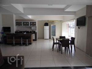 Image 42 - 886986