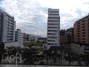 Image 8 - 886986