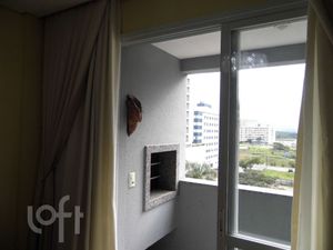 Image 6 - 886986