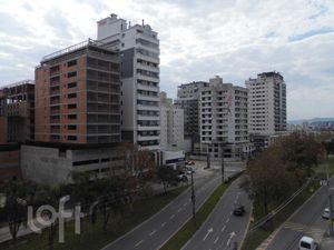 Image 34 - 886986