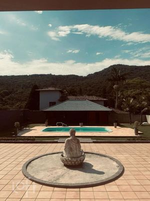 Image 15 - 886991