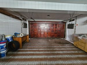 Image 6 - 886998