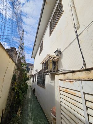 Image 29 - 886998