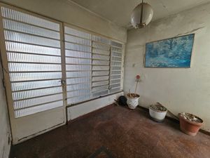 Image 26 - 886998