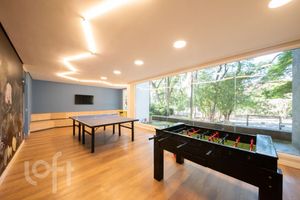 Image 18 - 887006