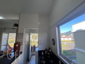 Image 6 - 887007