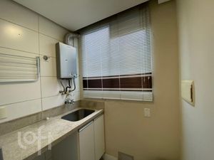 Image 11 - 887008