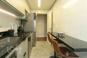 Image 15 - 887016