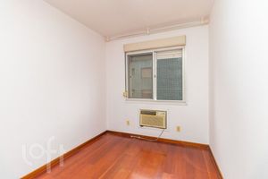 Image 19 - 887016
