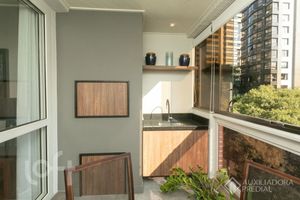Image 8 - 887016