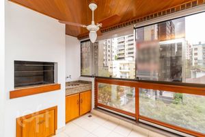 Image 8 - 887016
