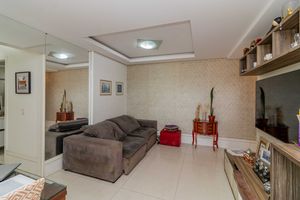 Image 4 - 887017