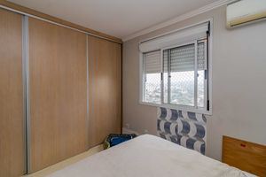 Image 9 - 887017