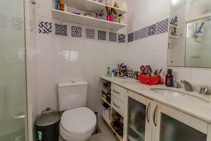 Image 11 - 887017
