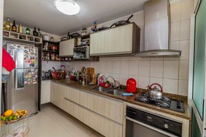 Image 19 - 887017