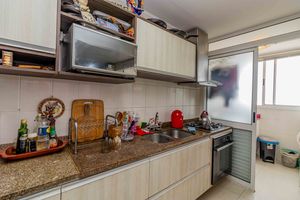Image 20 - 887017