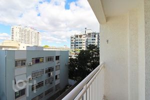 Image 21 - 887018