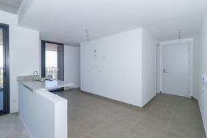 Image 25 - 887020