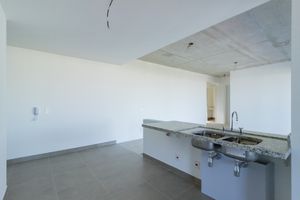 Image 24 - 887020