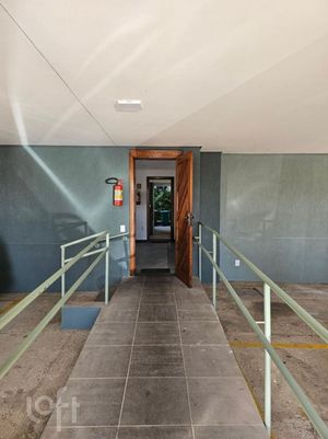 Image 17 - 887024