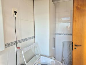Image 18 - 887101