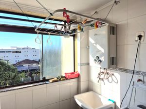 Image 17 - 887101