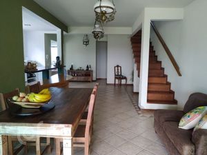 Image 32 - 887111