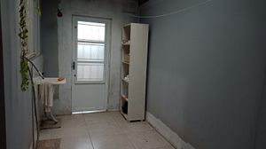 Image 4 - 887112