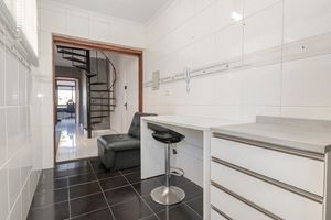 Image 18 - 887115