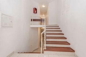 Image 7 - 887115