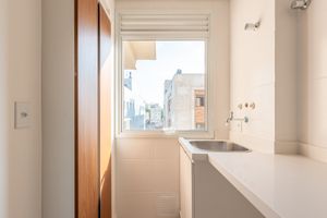 Image 9 - 887125