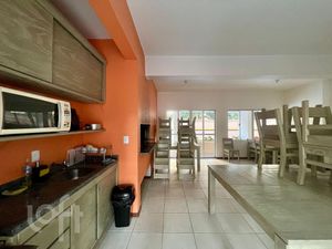 Image 18 - 887128