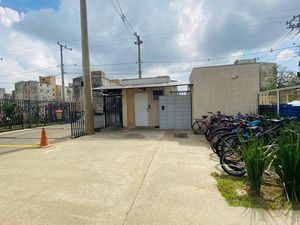 Image 4 - 887129