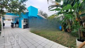 Image 1 - 887141