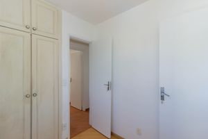 Image 11 - 887142