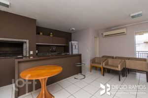 Image 37 - 887220