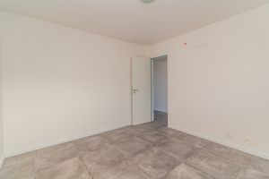 Image 11 - 887229