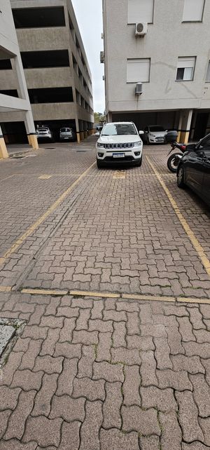 Image 17 - 887231