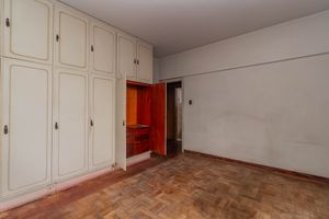 Image 16 - 887232